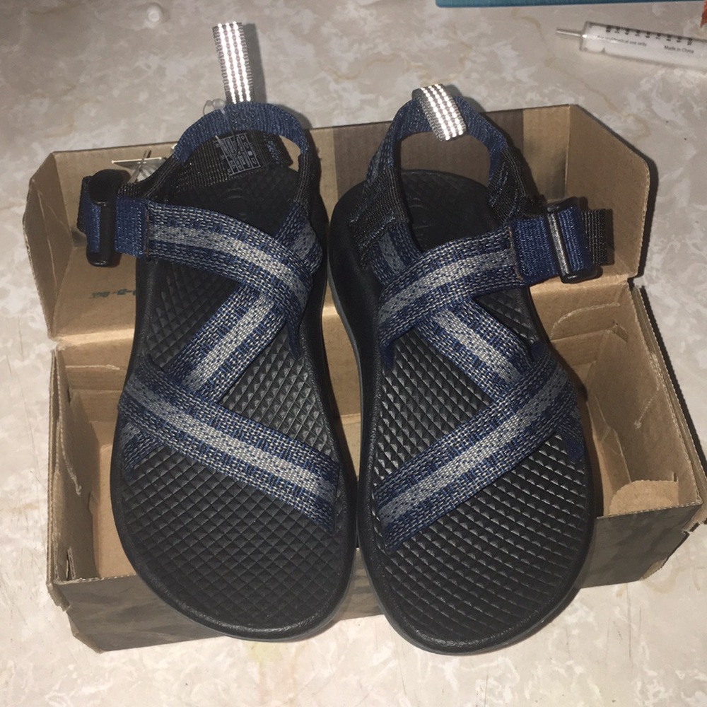 Kids Chaco Stakes sandals size 11